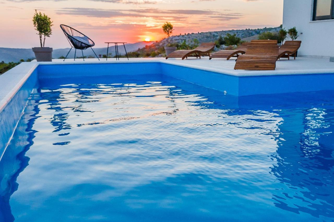 Villa Zlatno Sunce In The Hills Near Trogir Vrsine Dış mekan fotoğraf